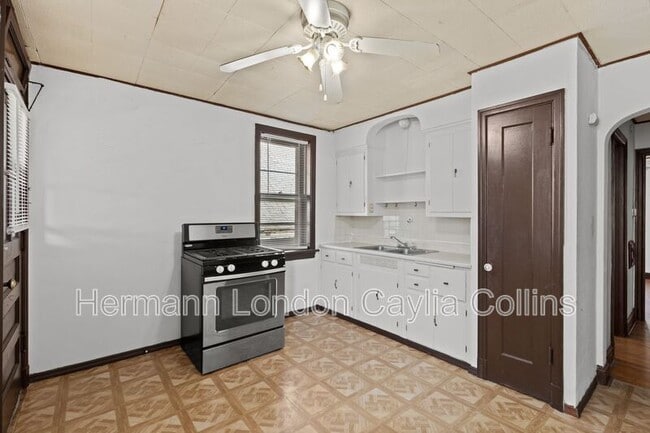 Building Photo - 3406-3408 Keokuk St