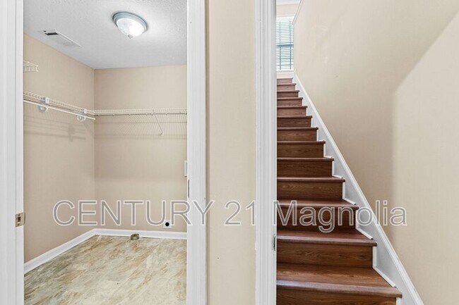 Building Photo - 934 Sedgefield Cir