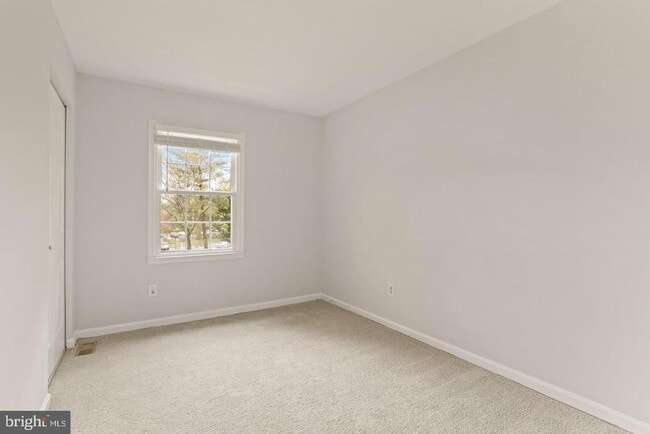 Building Photo - 5823 Berkshire Ct