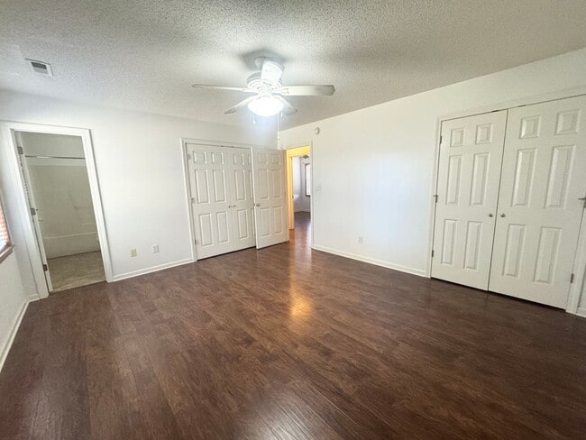 Building Photo - 200 Dramtree Dr