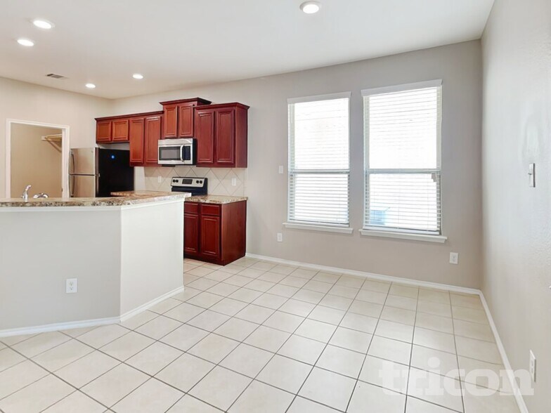 Building Photo - 1908 Parkside Mews