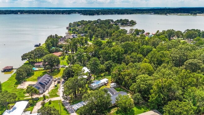 Building Photo - 128 Schooner