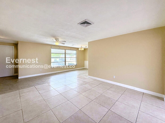 Building Photo - 3313 Ottway Dr
