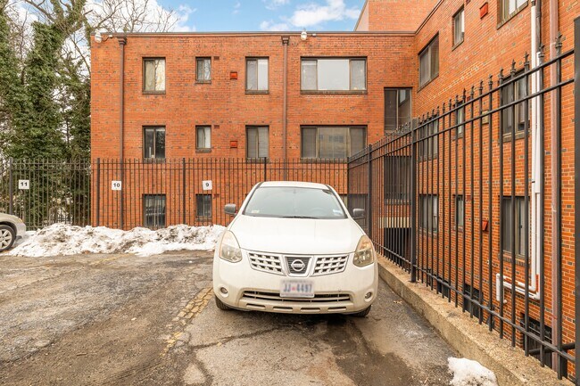 Building Photo - 1031 Michigan Ave NE