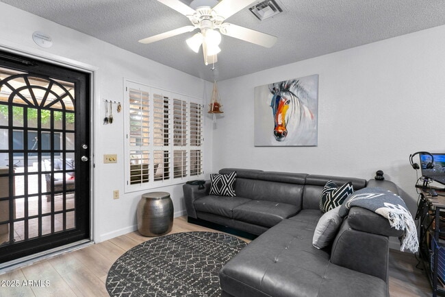 Primary Photo - 14300 W Bell Rd