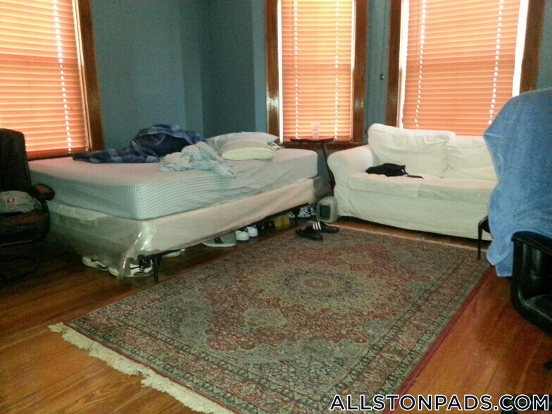 Building Photo - 14 Gardner St