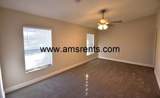 Building Photo - Spacious 3 bedroom Villa