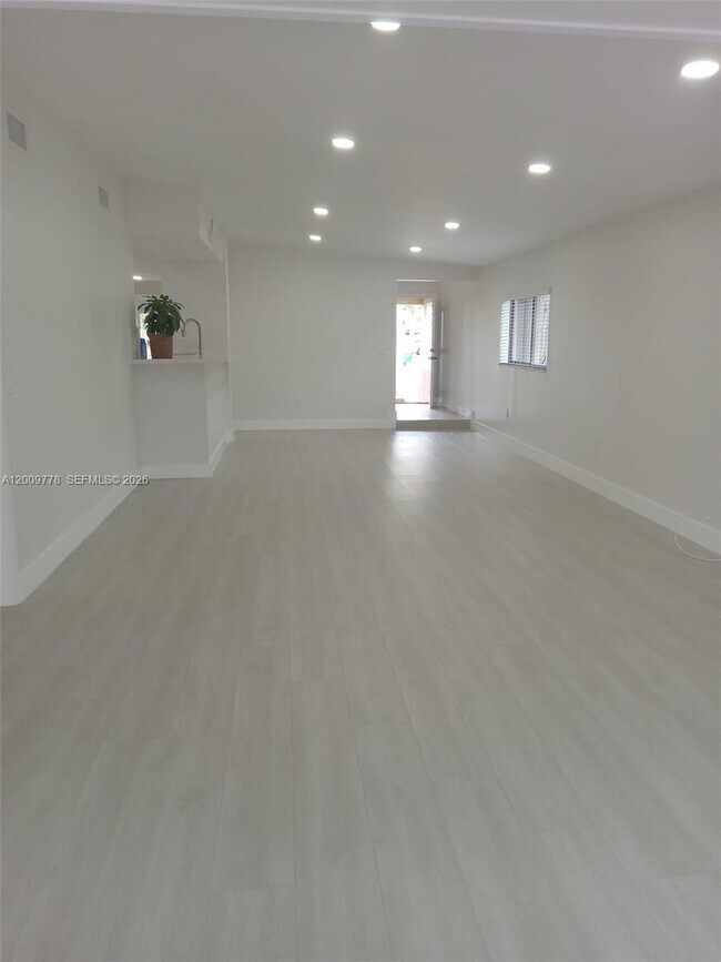 Building Photo - 7440 SW 105th Pl