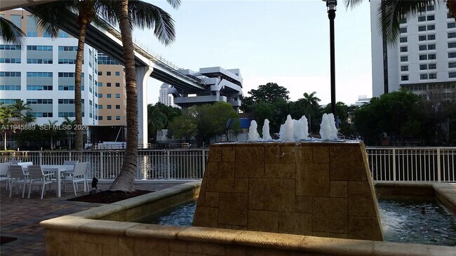 Building Photo - 31 SE 5th St