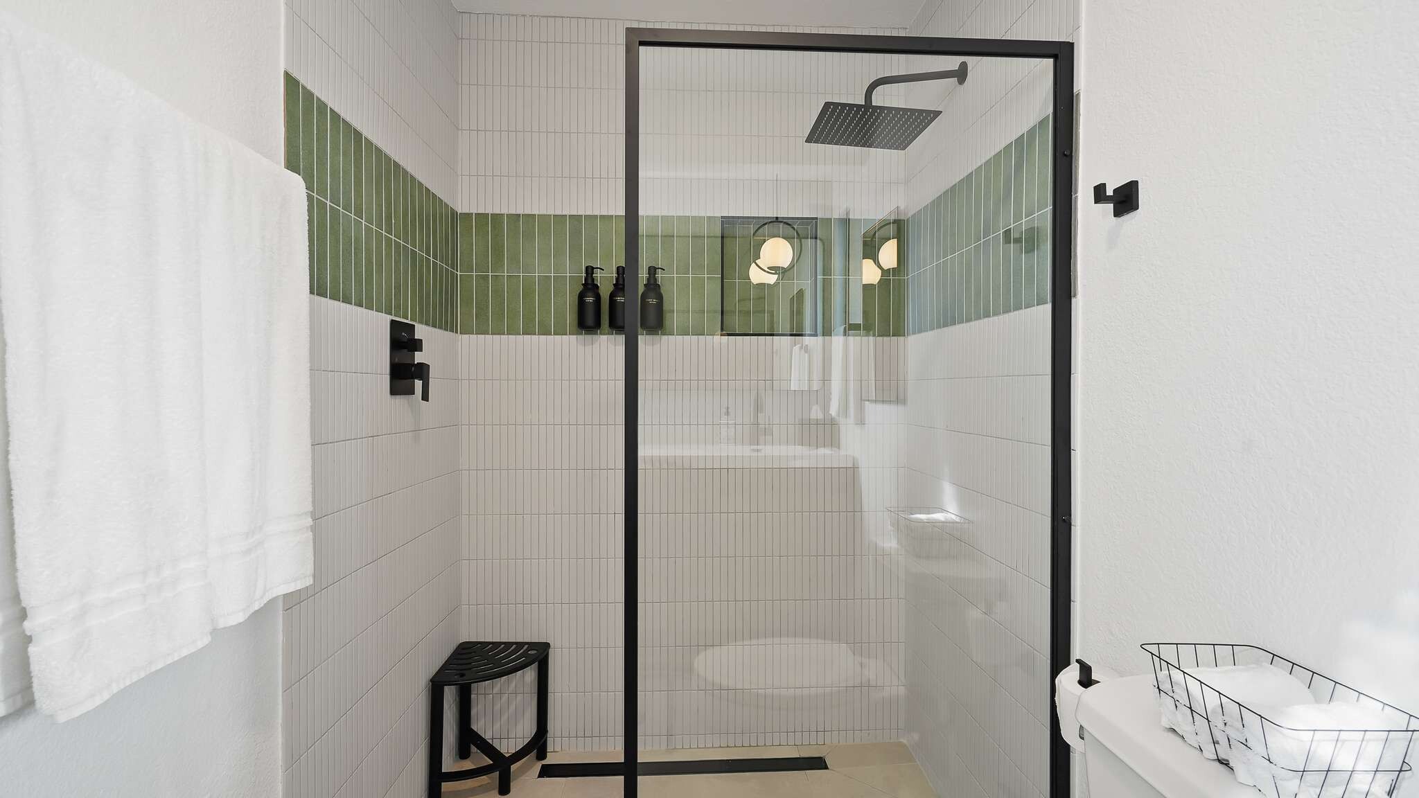 Building Photo - 2004 Nicola Rd E