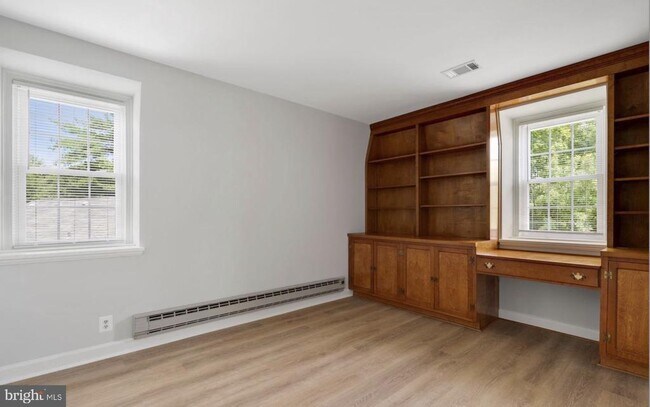 Building Photo - 3008 S Abingdon St