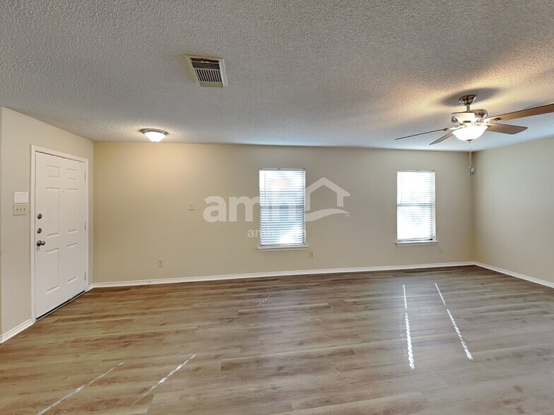 Building Photo - 8319 Tavern Pt