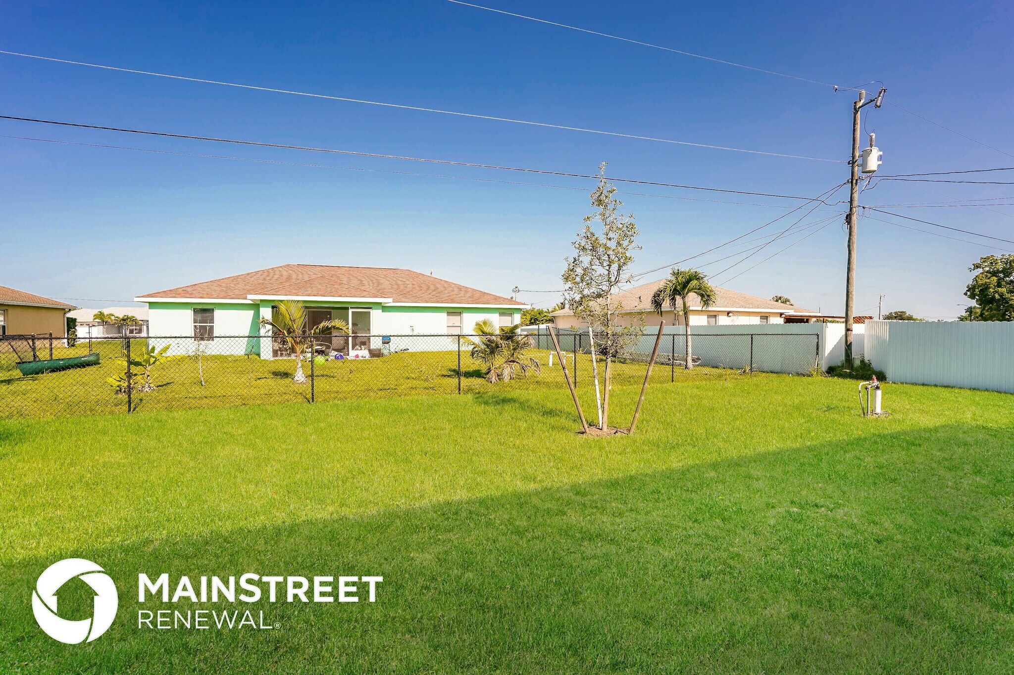 Building Photo - 1822 NE 4th Pl