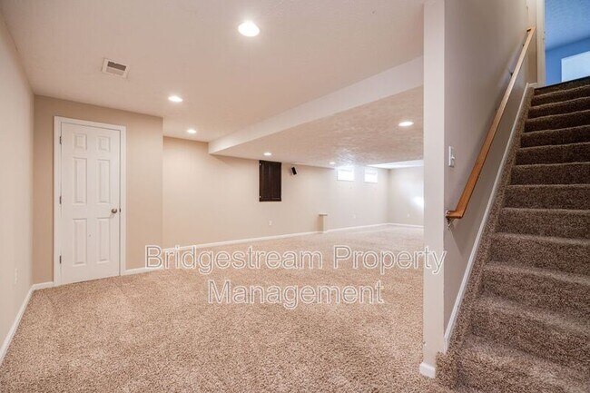 Building Photo - 1875 Prairie Clover Dr