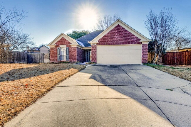 Building Photo - Cozy 3BR Located in Arlington!