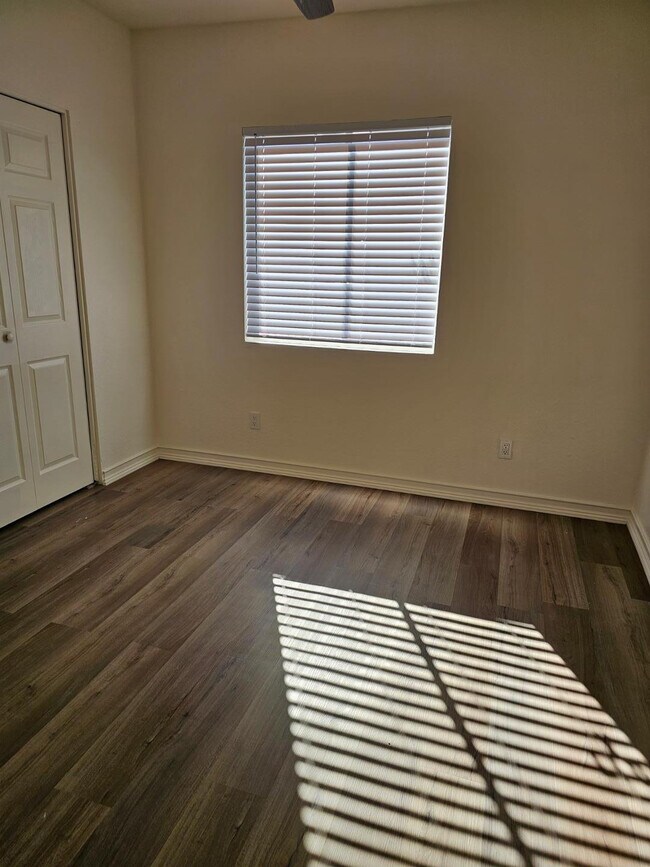 Building Photo - 1417 Plaza Merito