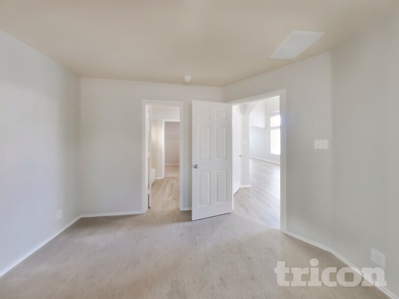 Building Photo - 18521 Mammoth Cave Blvd