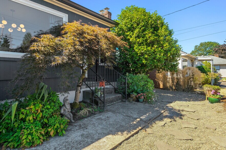 Building Photo - 4416 NE Prescott St