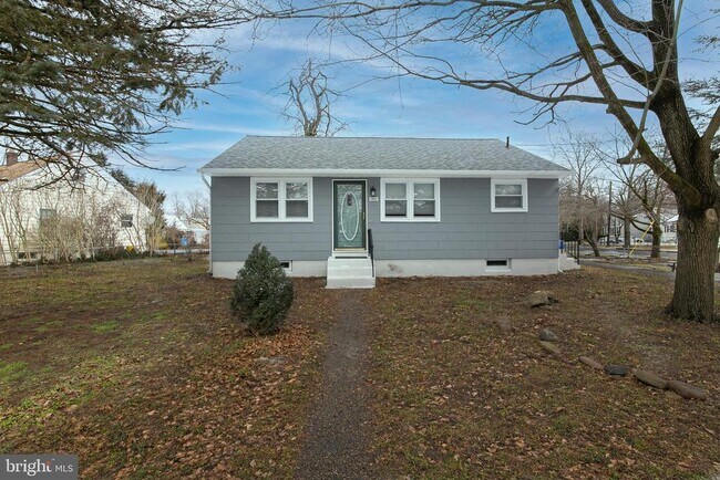 Building Photo - 1001 Armistice Dr