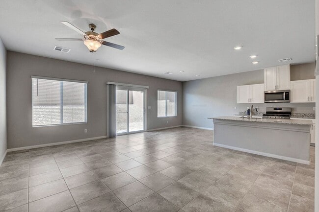 Building Photo - 2021 SINGLE FAMILY HOME IN GATED COMMUNITY