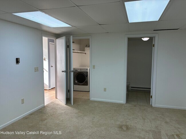 Building Photo - 50 Pleasant View Dr