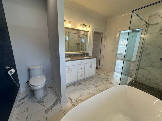 Building Photo - 3 Bedroom / 2 Bath  Johnson City TN