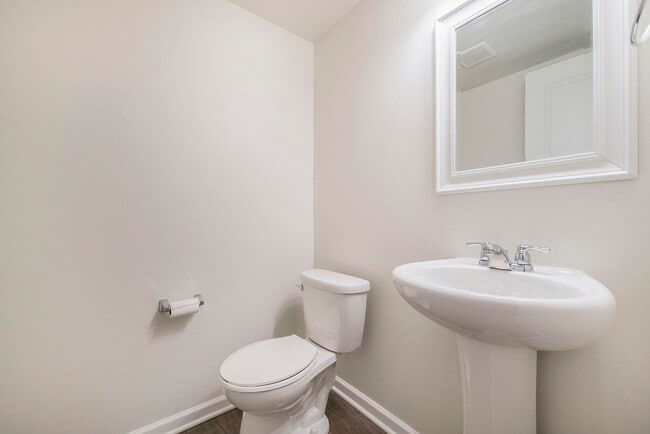 Building Photo - 329 Glenhurst Blvd