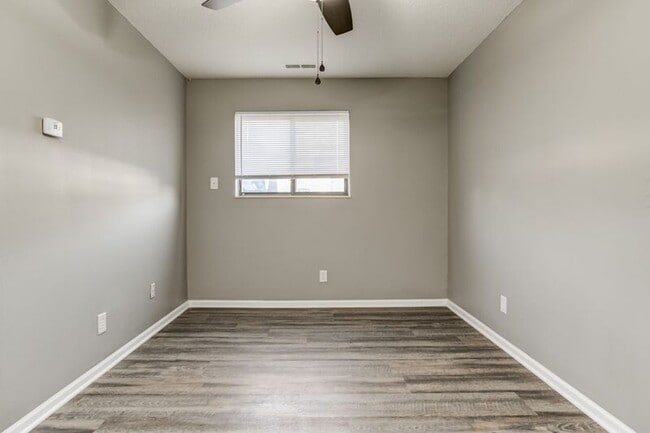 Building Photo - 3050 N 58th St