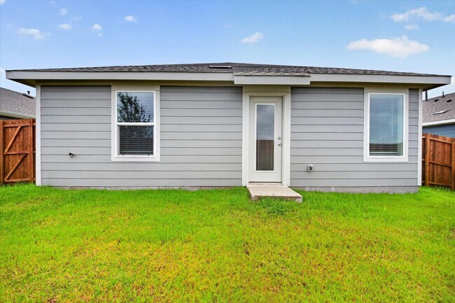 Building Photo - 3022 Serenity Ln