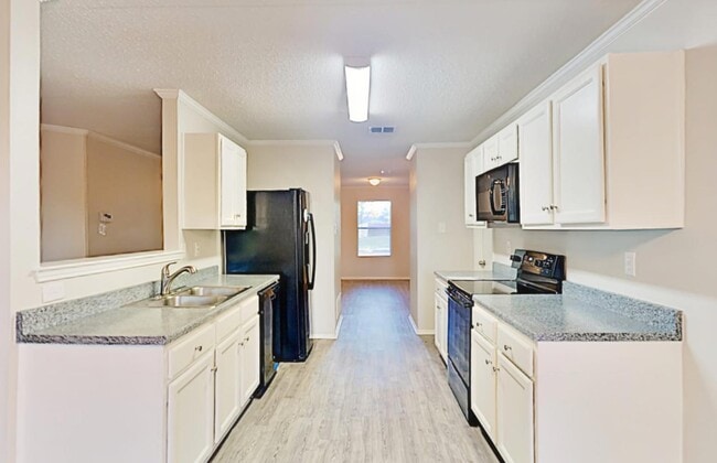 Building Photo - AVAILABLE NOW