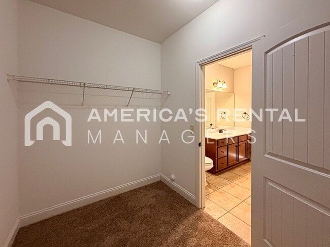 Building Photo - 5221 Sterling Glen Dr