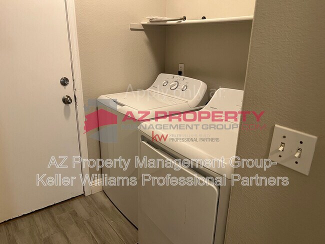 Building Photo - 11329 E Elena Ave