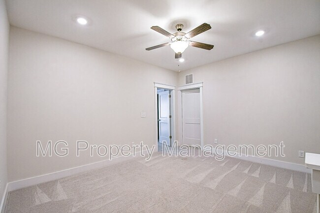 Building Photo - 4714 Blanchard Wy