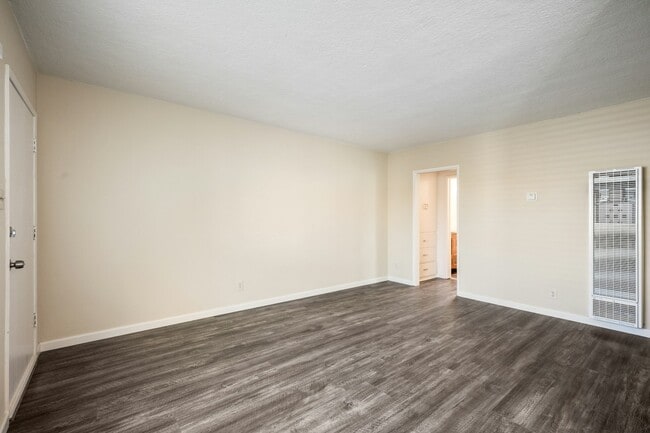 Building Photo - 717 S Meyler St