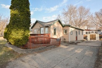 Building Photo - Rent Special!  2 Bed, 1 Bath Home Near Mayo Clinic