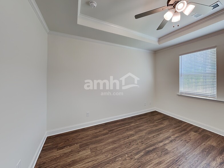 Building Photo - 421 Tributary Ln