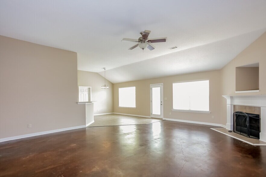 Building Photo - 6257 Saddletrail Dr