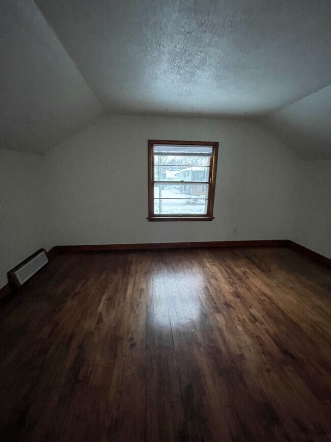 Building Photo - 2828 S 48th St