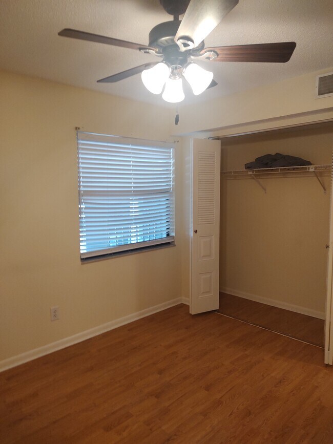 Building Photo - 3399 Mermoor Dr