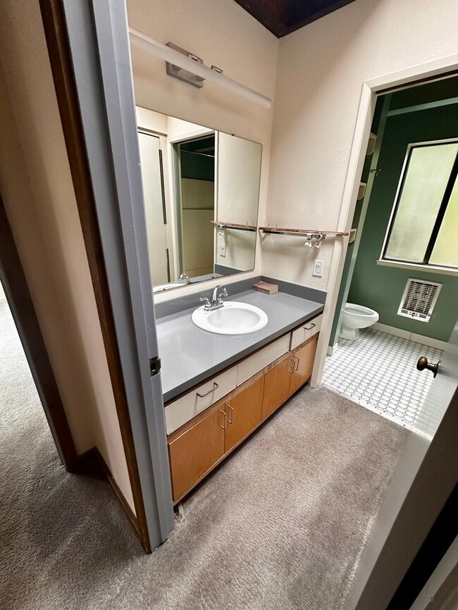 Building Photo - Unique Open living Space in North Berkeley