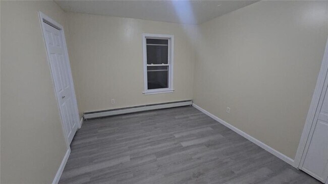 Building Photo - 494 Wood Ave