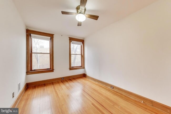 Building Photo - 140 Bryant St NW