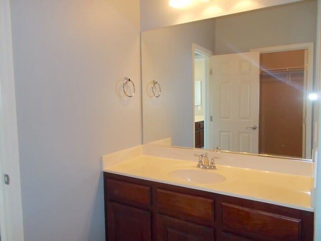 Building Photo - Stylish Summerlin Townhome with Private Co...