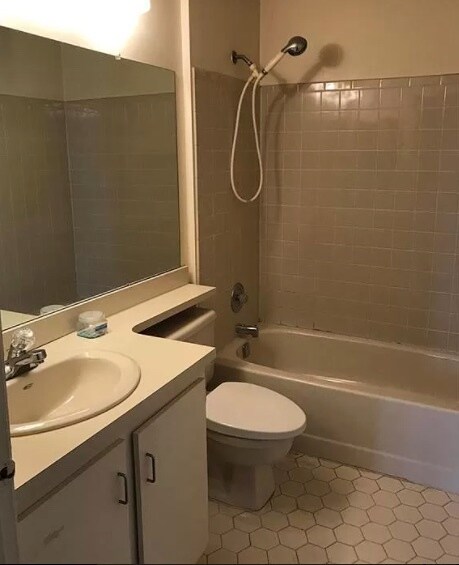 Building Photo - 215 Rachel Ct