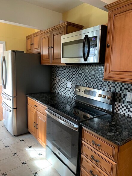 Building Photo - 320 Via Casitas