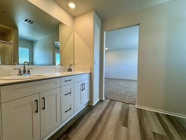 Building Photo - 31799 Woodbank Wy
