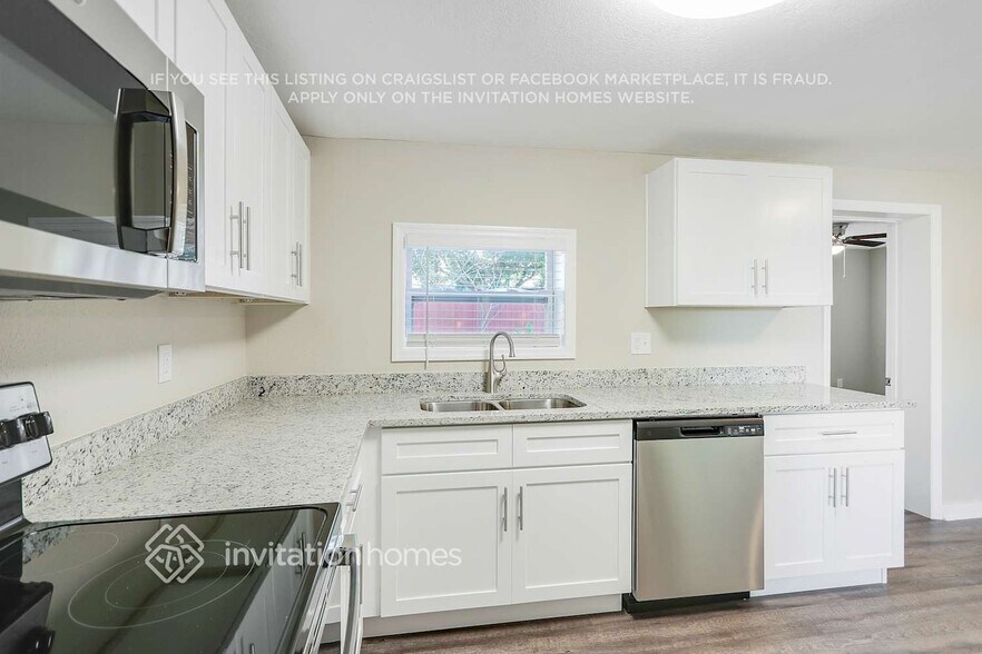 Building Photo - 3620 Westchester Dr