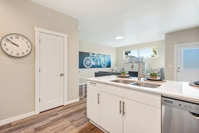 Building Photo - Beautiful Home in Highly Desired NW Redmond Neighborhood