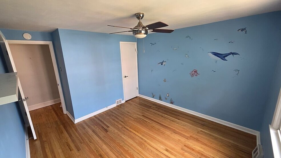 Building Photo - 746 Cinnaminson St