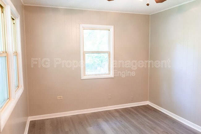Building Photo - 11244 Yarnell Rd